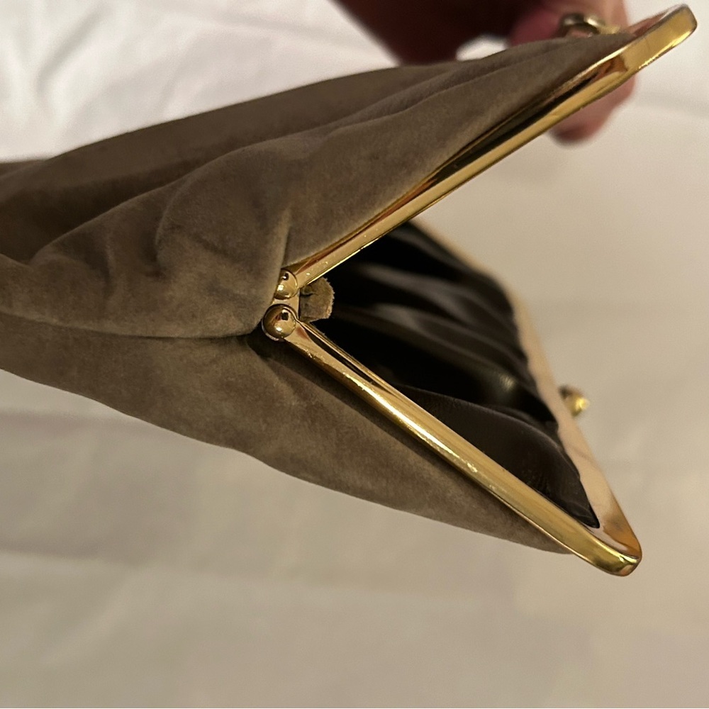 Vintage Velveteen Clutch Purse in light brown with gold-tone hardware - Picture 4 of 10